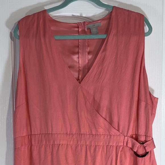 H&M Dresses & Skirts - H&M Dress. Size: XL. Gently used.